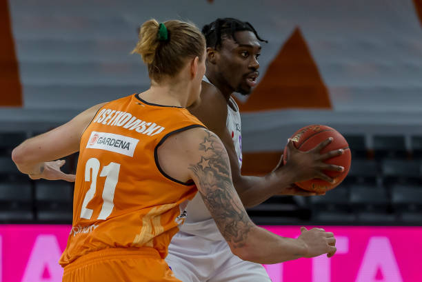 地的足球明 地的足球明