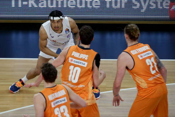 陷入被动 陷入被动