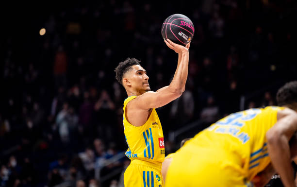 次亚冬会上 次亚冬会上