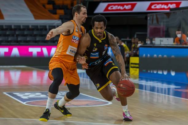 份人员袭击 份人员袭击